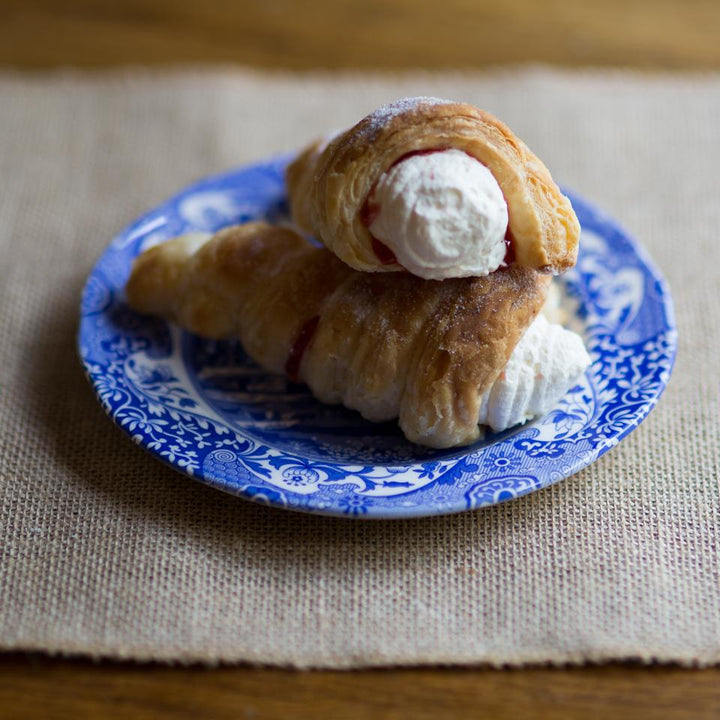 Box of x4 Cream Horns