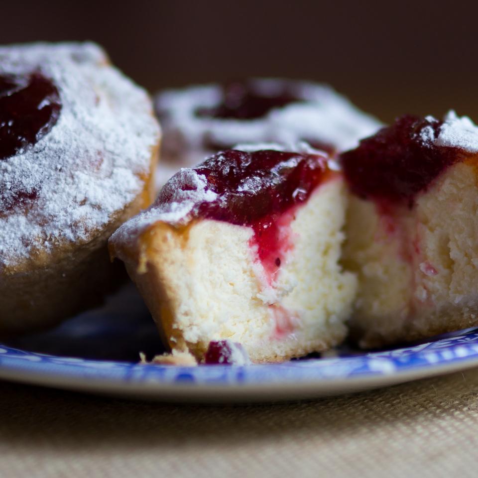 Individual Cranberry Cheesecake
