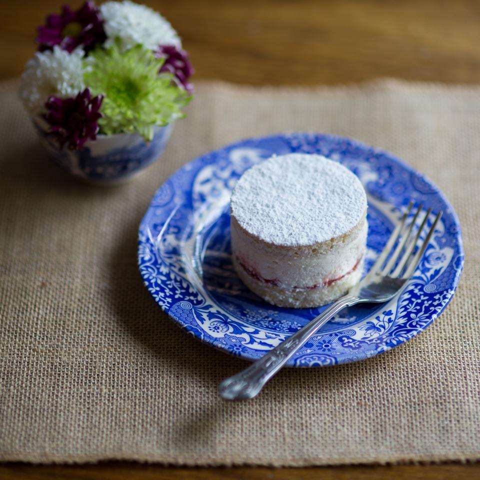 Vanilla Sponge (with Strawberry Jam)