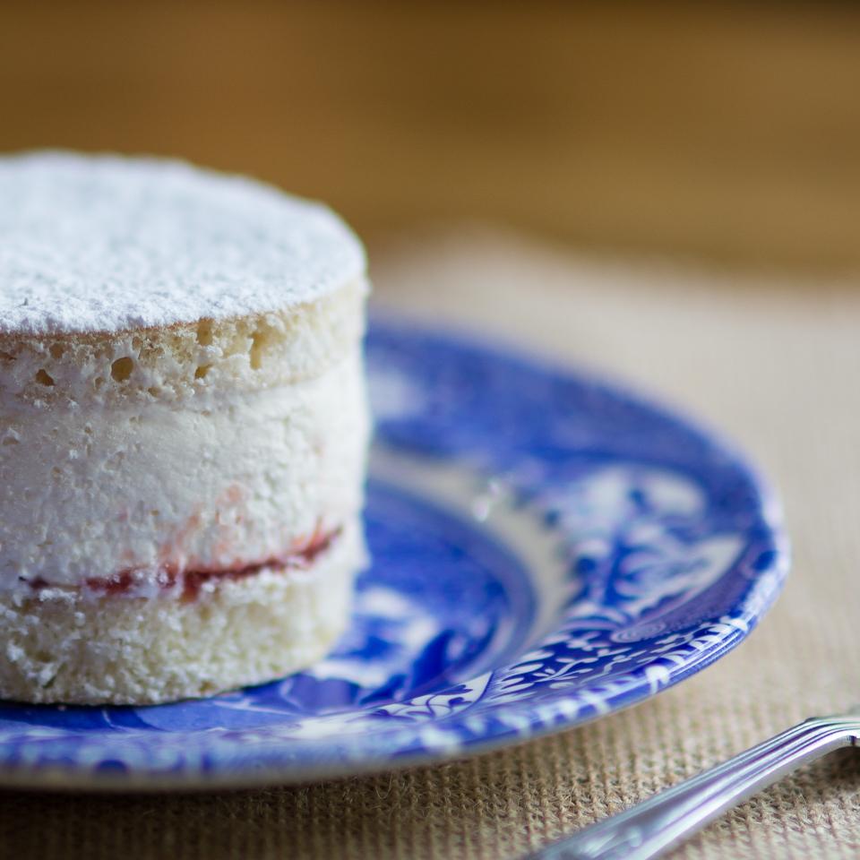 Vanilla Sponge (with Strawberry Jam)