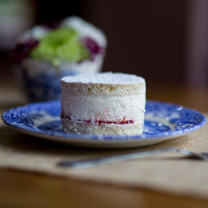 Vanilla Sponge (with Strawberry Jam)
